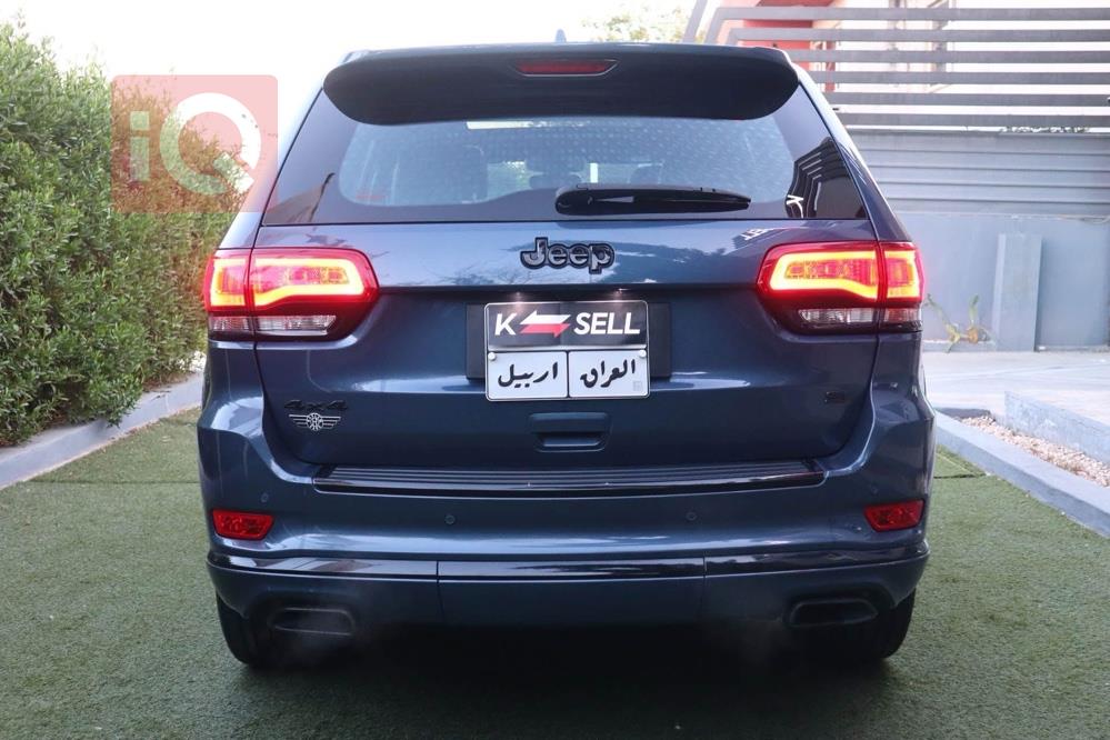 جیپ گراند شیرۆکی